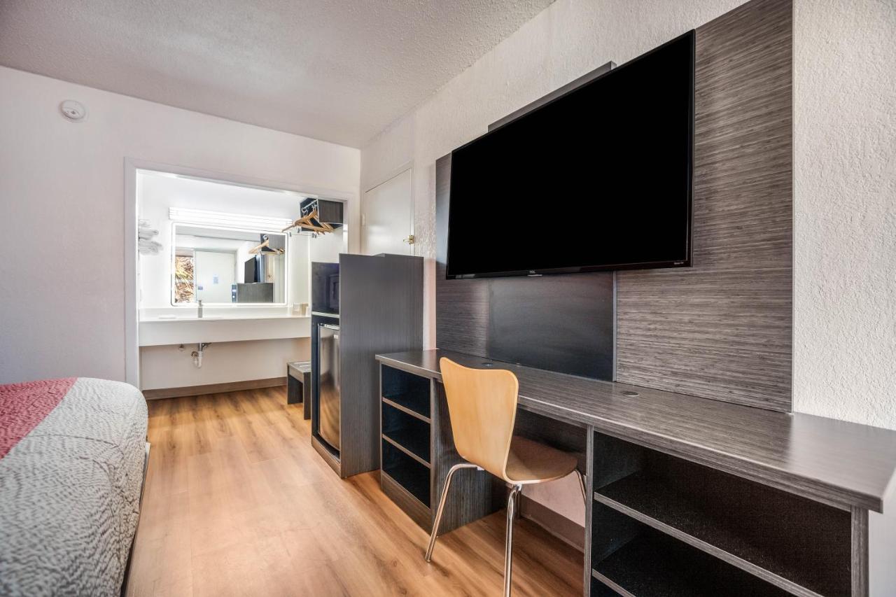 Studio 6 Florence, Sc Ngoại thất bức ảnh