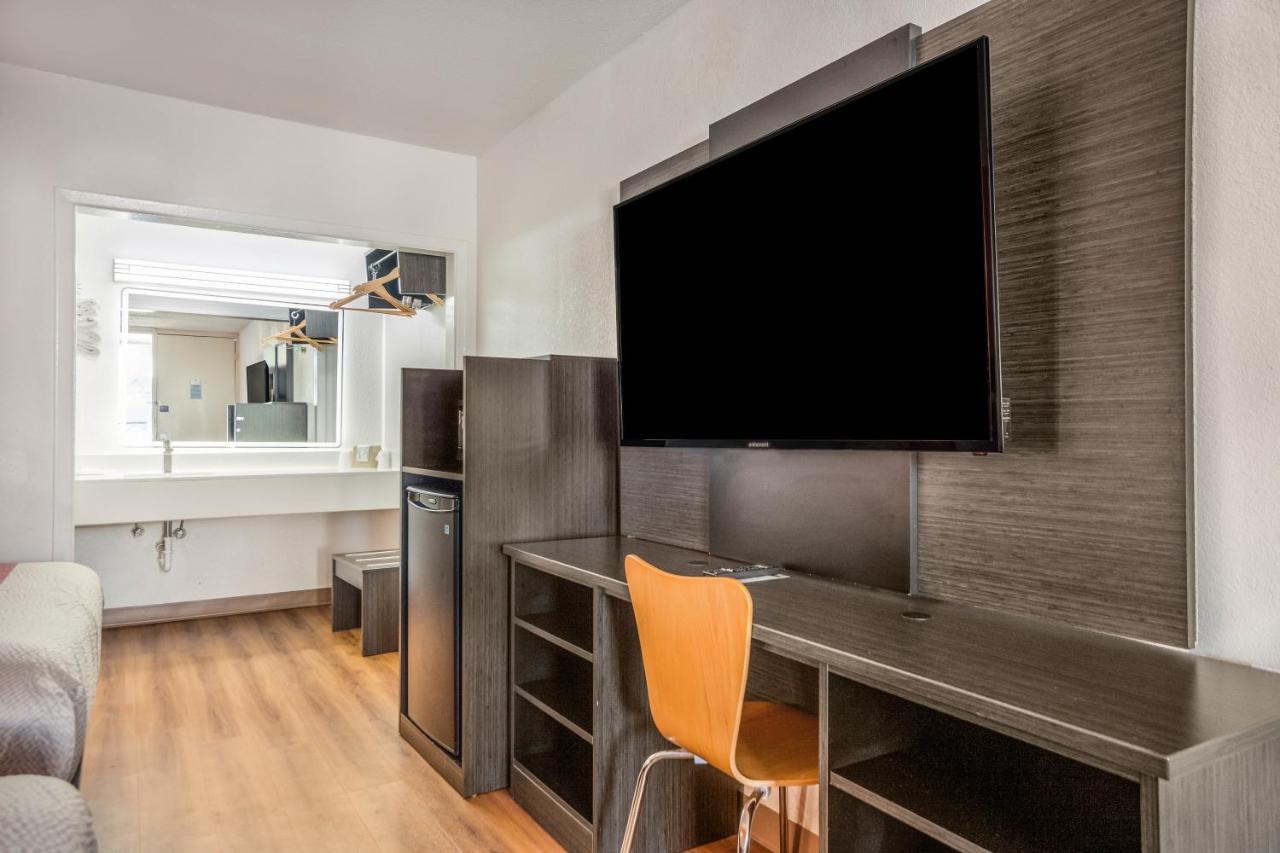 Studio 6 Florence, Sc Ngoại thất bức ảnh